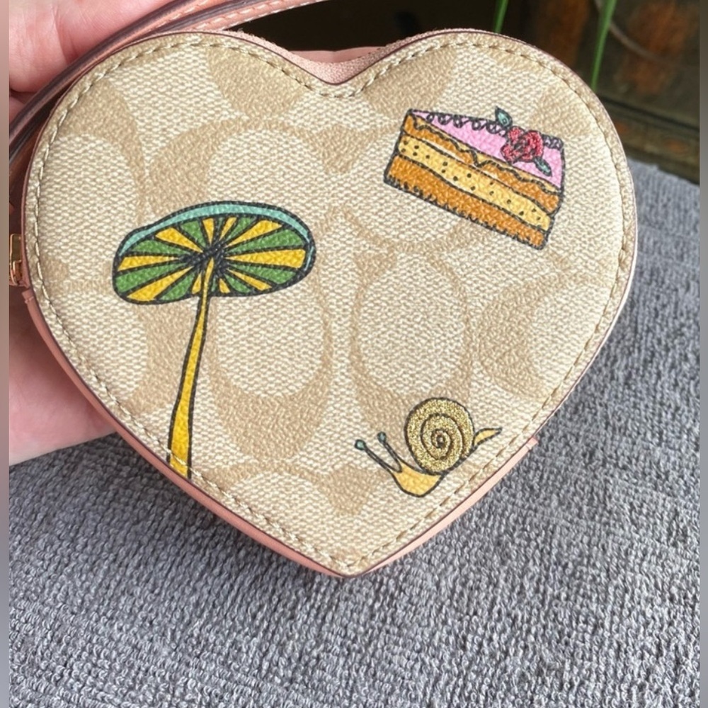 Coach X Observed By Us Heart Wristlet In Signature Canvas! NWT๐ - Picture 5 of 11